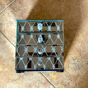 this is a jewelry holder , it have lots of space !